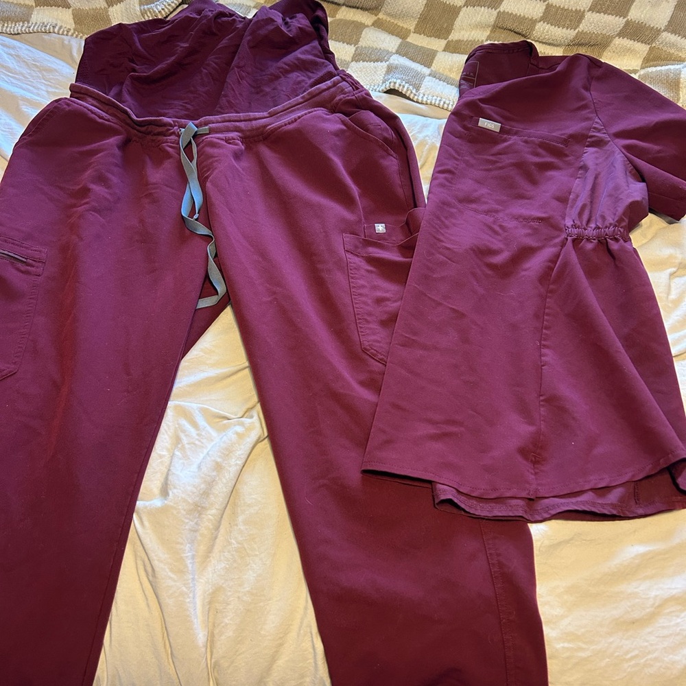 Figs Women's Scrub Set in Burgundy